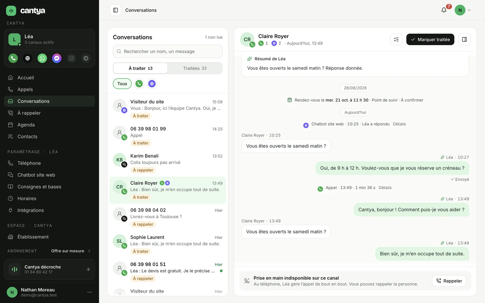 Boîte Conversations de Cantya : liste des échanges à traiter et fil d’un contact mêlant appels et Live chat